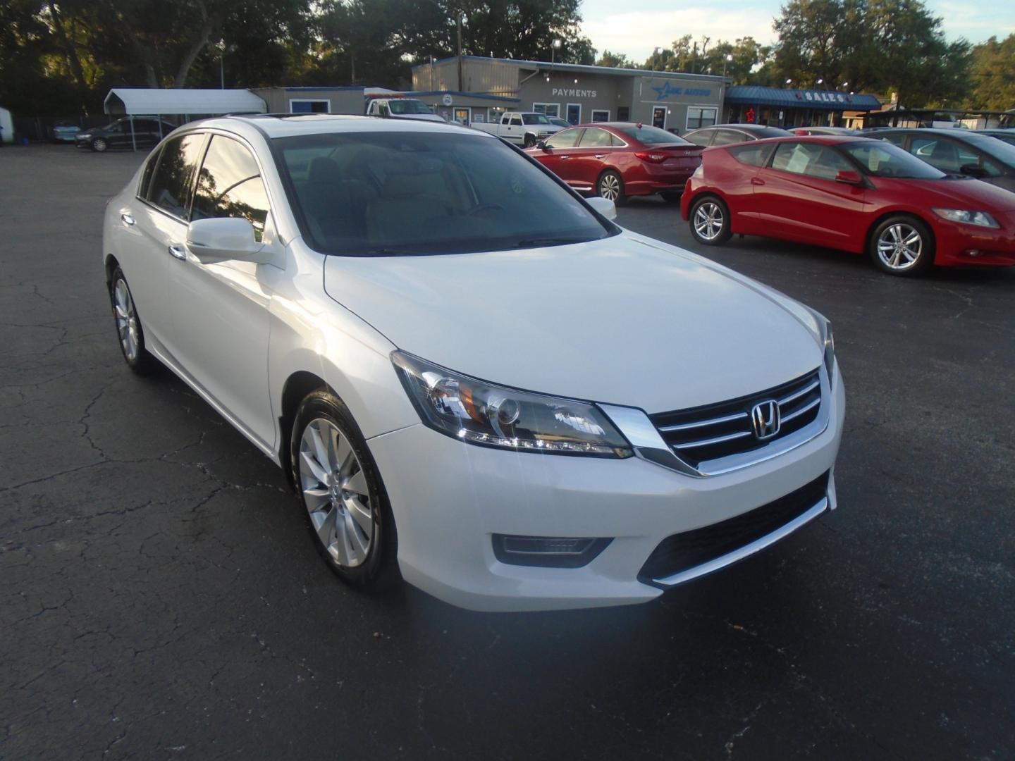 2013 Honda Accord EX-L V6 Sedan AT (1HGCR3F89DA) with an 3.5L V6 SOHC 24V engine, 6-Speed Automatic transmission, located at 6112 N Florida Avenue, Tampa, FL, 33604, (888) 521-5131, 27.954929, -82.459534 - Photo#2